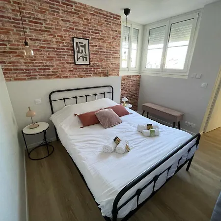 Zosca Yourhosthelper Apartment